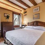 La Tana Cozy In Campo San Maurizio Apartment