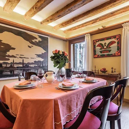 La Tana Cozy In Campo San Maurizio Venise